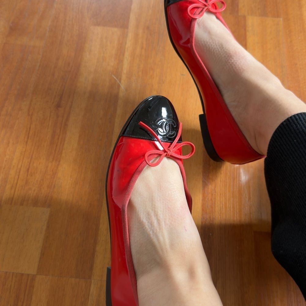 CHANEL Women's Red and Black cap toe Flats - Picture 3 of 8